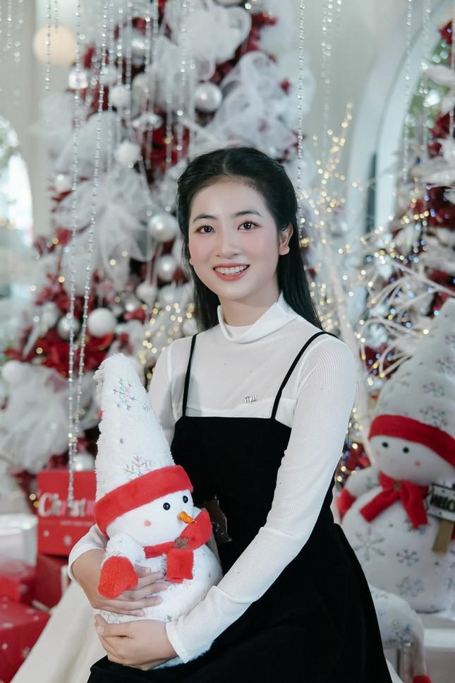 Nữ diễn viên truyền hình tỏa sáng trong bộ ảnh Giáng sinh và hành trình chinh phục màn ảnh nhỏ ảnh 1