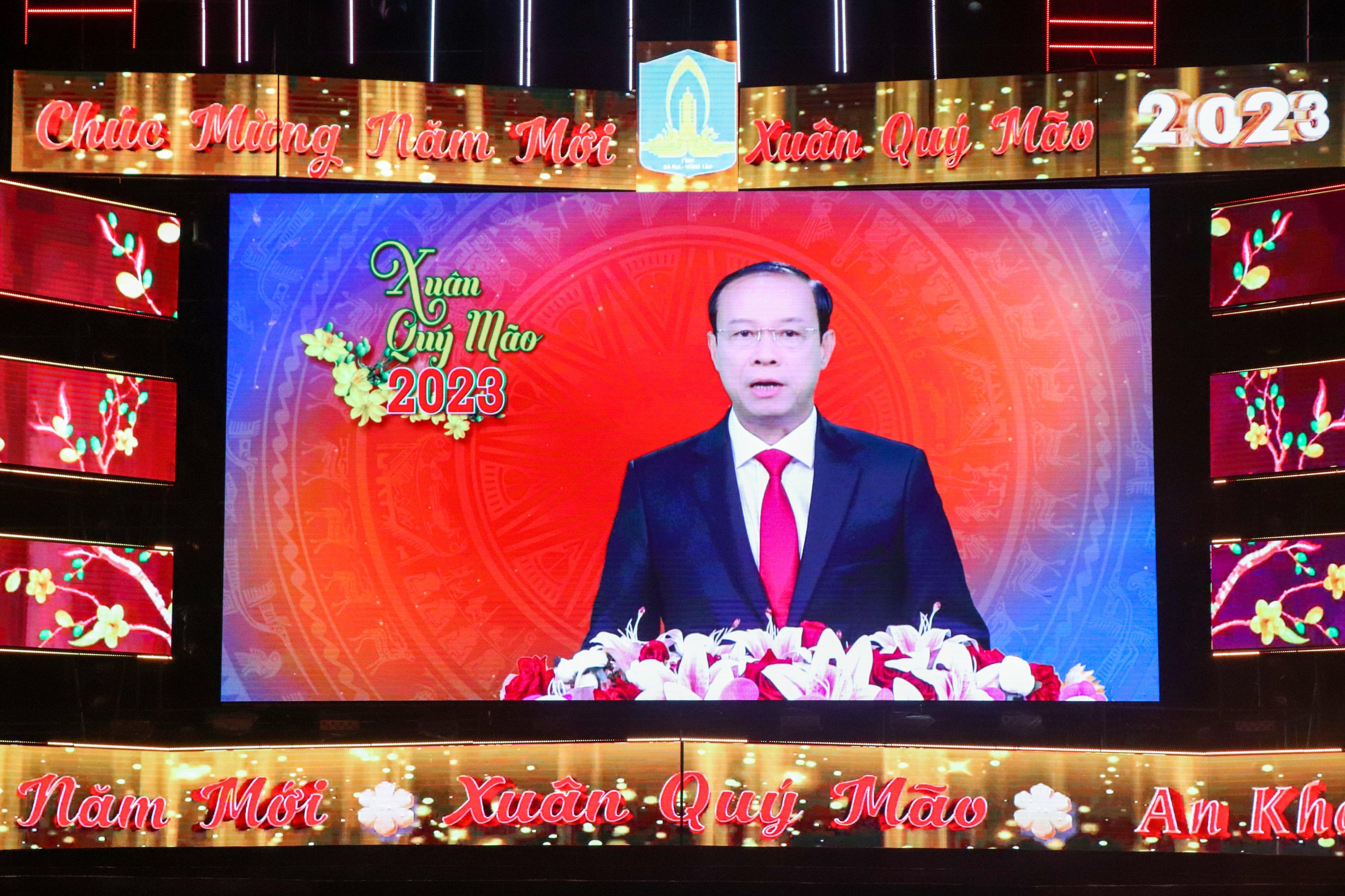 Ông Nguyễn Văn Thọ, Chủ tịch UBND tỉnh gửi thông điệp chúc Tết tới toàn thể nhân dân trước thời khắc giao thừa