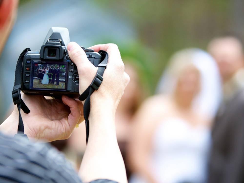 Cách lấy nét bằng tay trên máy ảnh DSLR