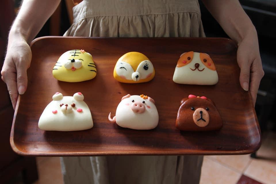 Công thức làm những chiếc bánh bao hình động vật ngộ nghĩnh xinh yêu khiến bé nào cũng mê tít - Ảnh 1.